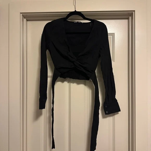 Zara Cropped Long Sleeve Black Tie-Front Blouse - Picture 3 of 3